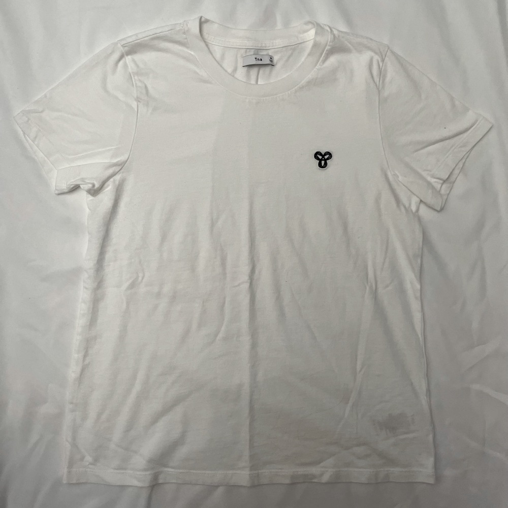 Aritzia white tshirt size M